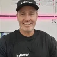 Simon Lee